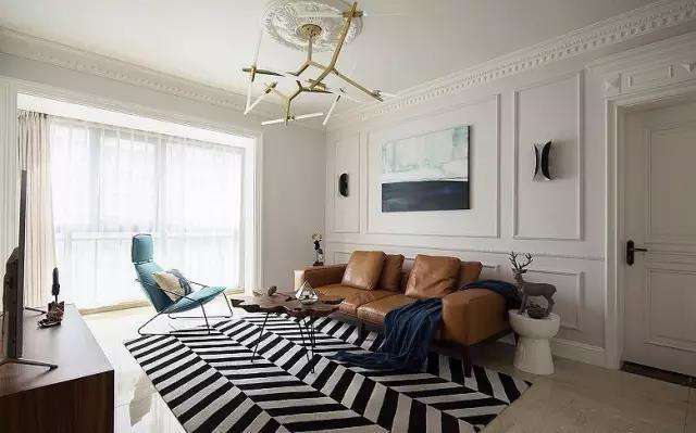 用石膏線裝飾住了很長一段時間的房子依舊如新 用石膏線裝飾住了很長一段時間的房子依舊如新